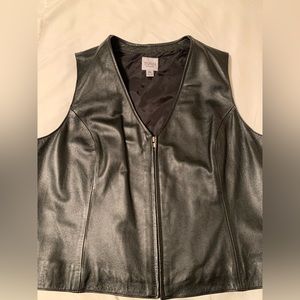 Women’s black Wilson’s Leather front zip vest